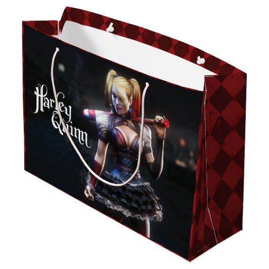 Batman Arkham Knight | Harley Quinn mit Bat Große Geschenktüte (Rückseite Schrägansicht)