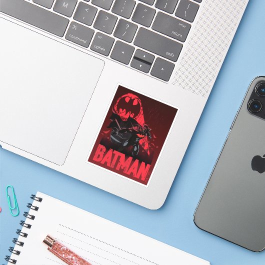 Batman Crimson Bat Signal Aufkleber (Laptop mit iPhone)