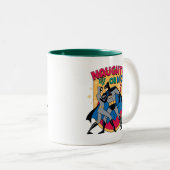 Batman | Frau unter Mistletoe naughty oder Nice Zweifarbige Tasse (VorderseiteRechts)