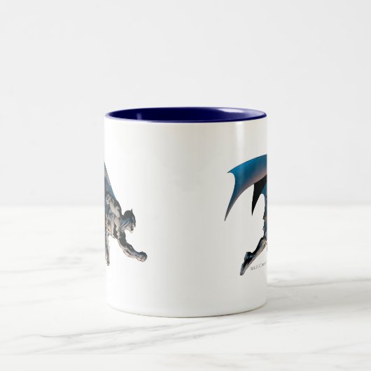 Batman Leaping Side View Zweifarbige Tasse (Mittel)