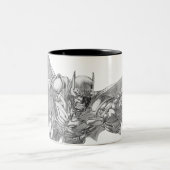 Batman Lunging Forward Zeichnend 2 Zweifarbige Tasse (Mittel)