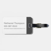 Batman Perched auf einer Säule Gepäckanhänger (Rückseite horizontal)