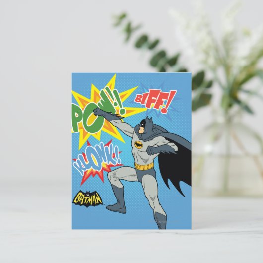 Batman Punching Graphic Postkarte (Stehend Vorderseite)