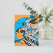 Batman Throws Batarang on Rooftop Postkarte (Stehend Vorderseite)