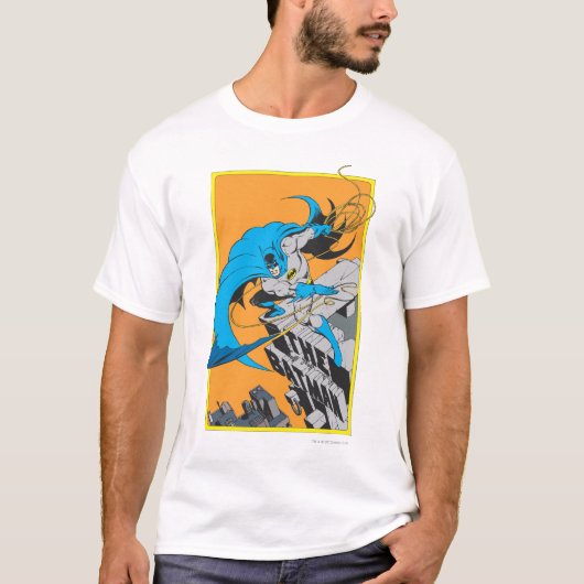 Batman Throws Batarang on Rooftop T-Shirt (Vorderseite)