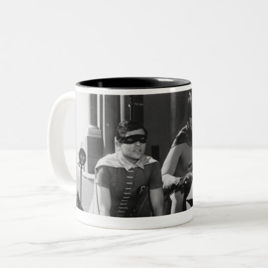 Batman und Robin in Batcycle Zweifarbige Tasse (Vorderseite Links)