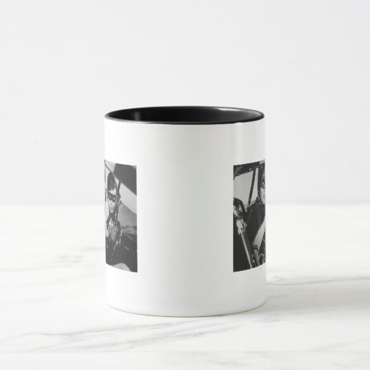 Batman und Robin in Batmobile Tasse (Zentrum)