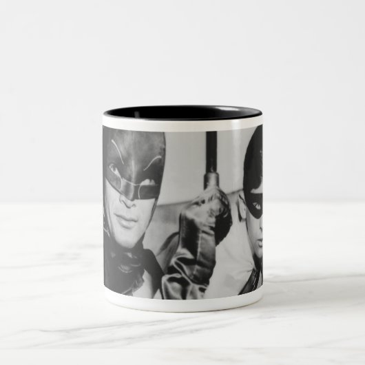 Batman und Robin in Batmobile Zweifarbige Tasse (Mittel)