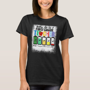 Batterielebensdauer eines erstklassigen Erster-Leh T-Shirt