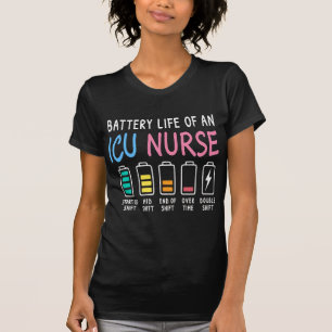 Batterielebensdauer eines Humorcharts für ICU-Kran T-Shirt