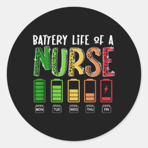 Batterielebensdauer eines lustigen Krankenpflegest Runder Aufkleber