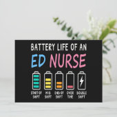 Battery life of an ED nurse levels humor Einladung (Stehend Vorderseite)