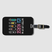 Battery life of an ICU nurse humor chart Gepäckanhänger (Vorderseite (Horizontal))