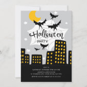 Batty Cityscape Halloween-Party Einladung (Vorderseite)