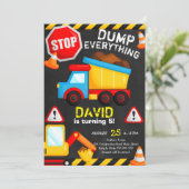 Bau Birthday Boy Chalkboard Dump Truck Einladung (Stehend Vorderseite)