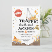 Bau Gelber Sprung Truck Boy Geburtstag Einladung (Stehend Vorderseite)