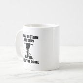 Bauarbeiter kennen das Bohrloch Kaffeetasse (Vorderseite Links)