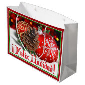 Baubles & Pine Cones - Feliz Navidad Große Geschenktüte (Rückseite Schrägansicht)