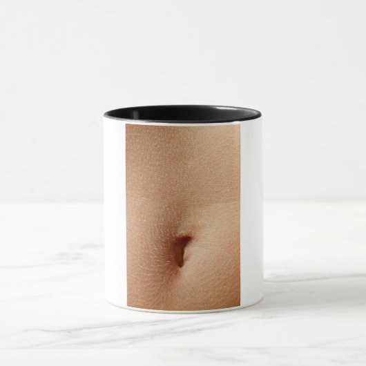 Bauchnabel-Nahaufnahme Tasse (Zentrum)