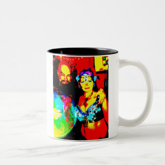 Bauchtänzerin und Ming Zweifarbige Tasse
