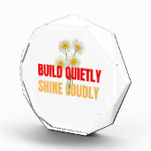 Baue still, strahle hell – Motivationaler Erfolg Fotoblock (Rechts)