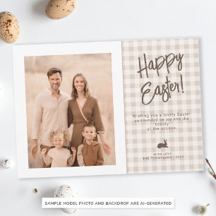 Bauernhaus-Gingham und Hase Ostern Familienfoto Karte