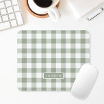 Bauernhaus Sage Buffalo Karo Personalisierter Name Mousepad<br><div class="desc">Benutzerdefiniertes Mauspad mit einem schlängelgrünen Büffel-kariert/Gingham/Karo-Muster mit personalisiertem Namen/Monogramm.</div>