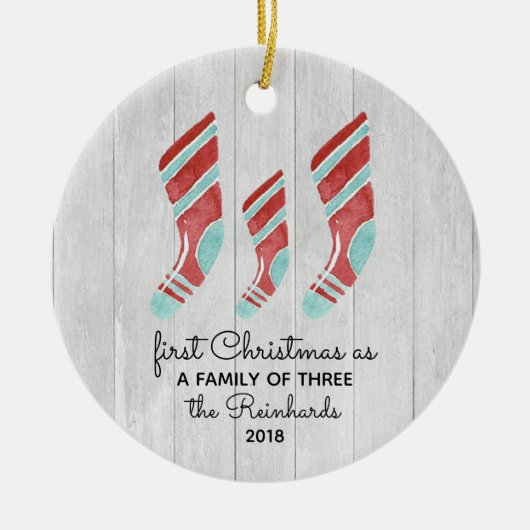 Bauernhaus-Woodsy Strumpf-neue Baby-Familie von Keramik Ornament (Vorne)