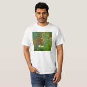 Bauernhof-Garten Gustav Klimt mit Sonnenblumen T-Shirt (Vorne ganz)