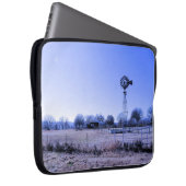 Bauernhof mit Windmühle Laptopschutzhülle (Vorne Rechts)
