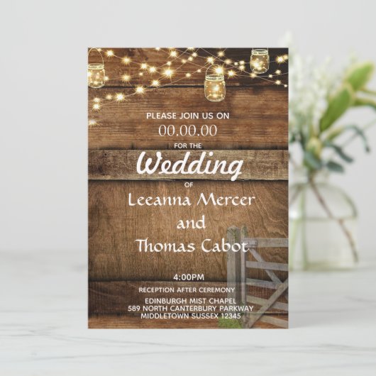 Bauernhof Rustic Wood Gate Hochzeit Einladung (Stehend Vorderseite)