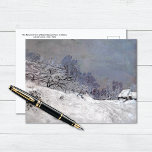 Bauernhof Saint-Simeon im Winter Claude Monet Postkarte<br><div class="desc">Eine Kunstpostkarte mit dem impressionistischen Gemälde,  The Road at Front of Saint-Simeon Farm im Winter (1867),  von Claude Monet (1840-1926). Landschaft einer schneebedeckten Straße,  die von einem Landhaus umgeben ist.</div>