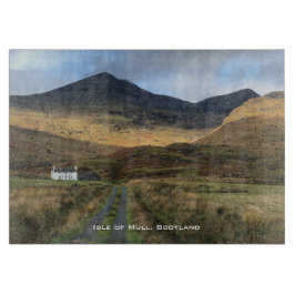 Bauernhof und Berge auf der Insel Mull-Schottland Schneidebrett