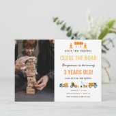 Baufahrzeuge Boy Birthday Party Foto Einladung (Stehend Vorderseite)