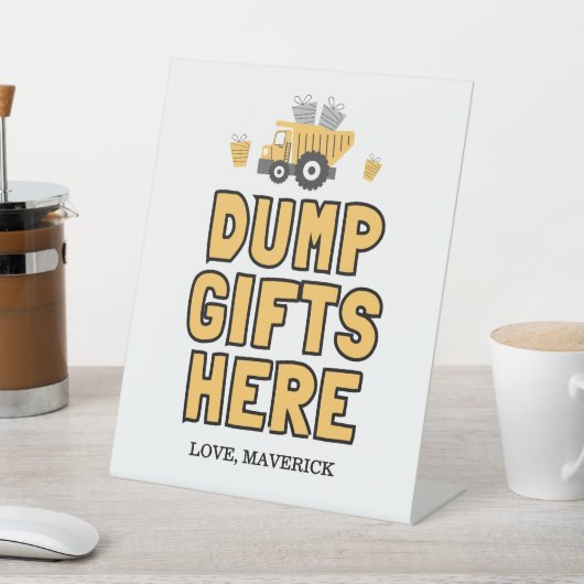 Baugelbe Boys Dump Truck Geburtstag Sockelschild (In SItu)