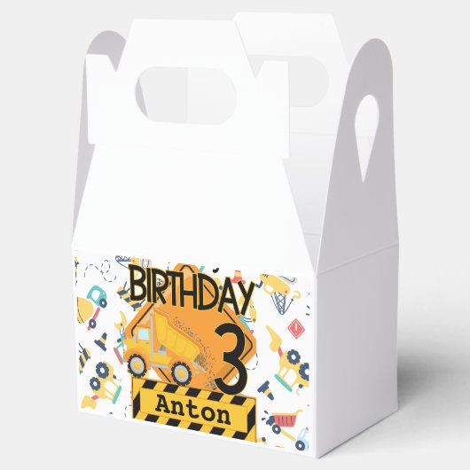 Baugelbe LKWs 3. Geburtstag Geschenkschachtel (Geöffnet)