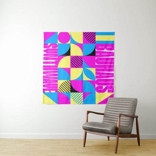 Bauhaus Synthwave #1 (fuchsia/magenta-blau) Wandteppich (Beispiel (Horizontal))