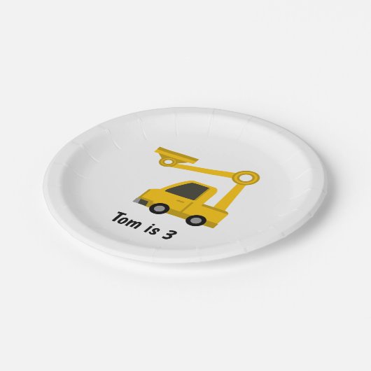 Baukranwagen Personalisierter Geburtstag Pappteller (Schrägansicht)