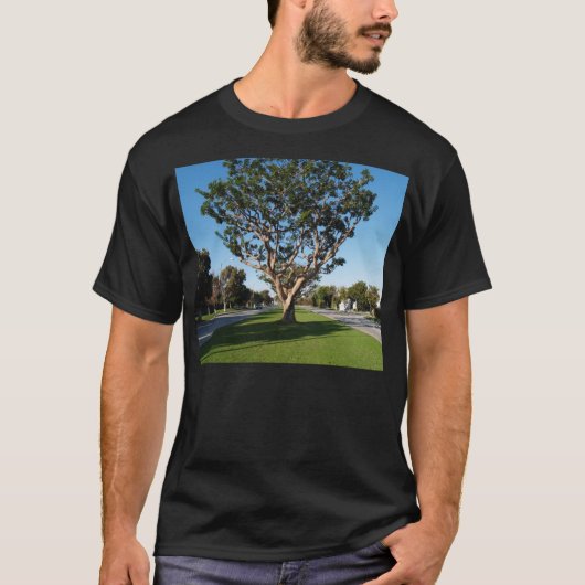 Baum 001 T-Shirt (Vorderseite)