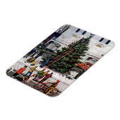 Baum auf dem Platz der Stadt Magnet (Linke Seite)