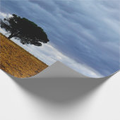 Baum auf einem leeren Feld Geschenkpapier (Ecke)