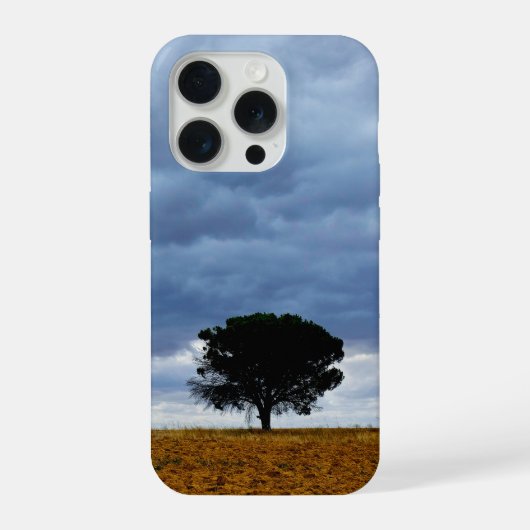 Baum auf einem leeren Feld iPhone Hülle (Rückseite)