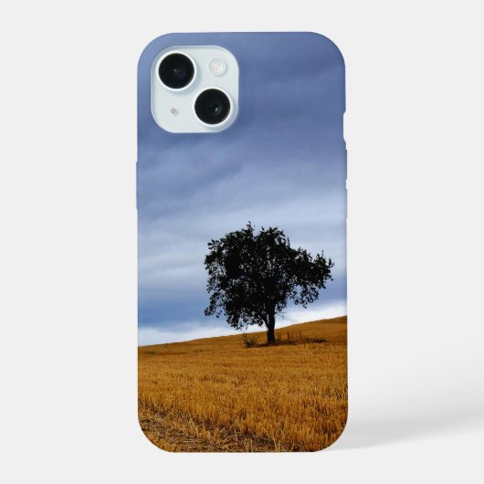 Baum auf einem Weizenfeld iPhone 15 Hülle (Rückseite)