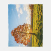 Baum auf Feuer Fleecedecke (Vorderseite)