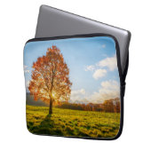 Baum auf Feuer Laptopschutzhülle (Vorderseite Links)