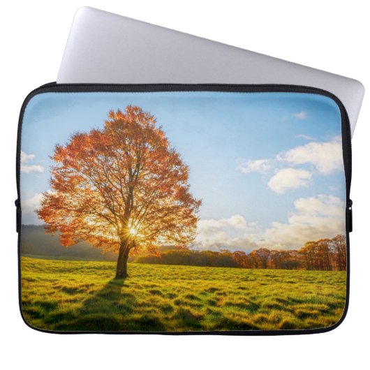 Baum auf Feuer Laptopschutzhülle (Vorderseite)