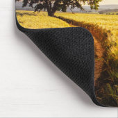 Baum auf Wiese Mousepad (Ecke)