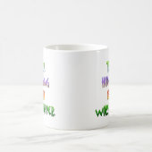 Baum, der Schmutzanbeter umarmt Kaffeetasse (Mittel)