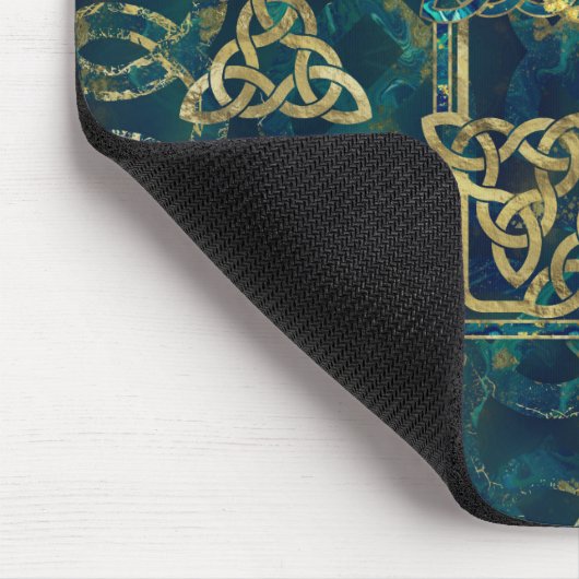 Baum des Lebens - Yggdrasil mit Triquetra Symbolen Mousepad (Ecke)