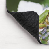 Baum Frog sitzend auf einem Hydrangea, Hyogo Mousepad (Ecke)